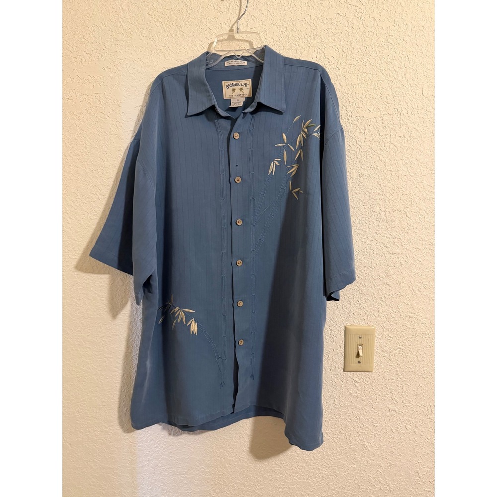 Bamboo Cay Mens XL Blue Embroidered Bamboo Short Sleeve Camp Shirt Button Down